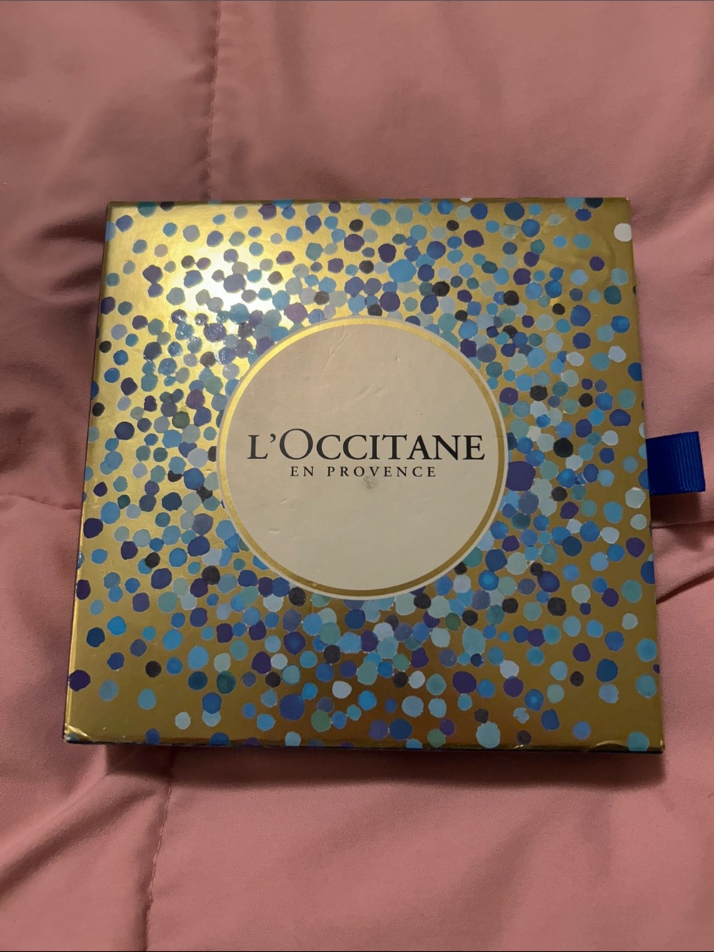 L'OCCITANE Gold Box set with four soaps. Made in France. Great gift. - Picture 2 of 2